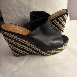 Crown Vintage Black and Tan Wedge Sandals